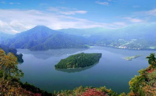 西藏国庆旅游必去的地方2026年最新热度口碑双榜对比