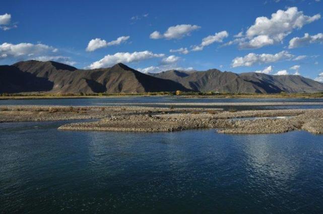 西藏国庆旅游必去的地方2026年最新热度口碑双榜对比