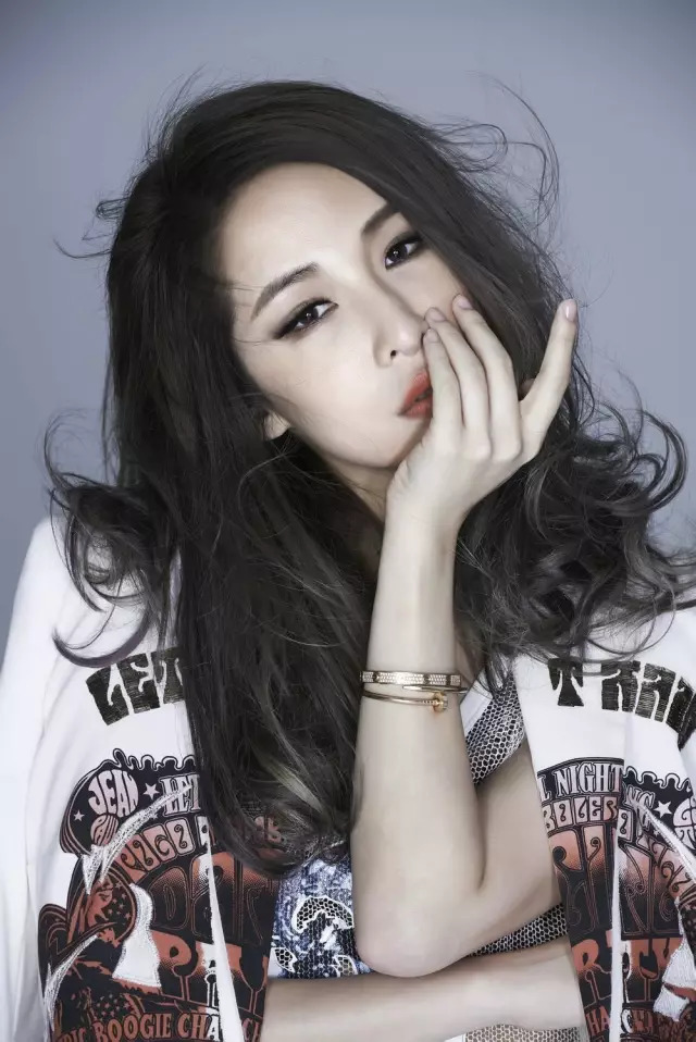 萧亚轩最经典的十首歌2026年最新热度口碑双榜对比 萧亚轩最经典的十首歌2026年最新热度口碑双榜对比