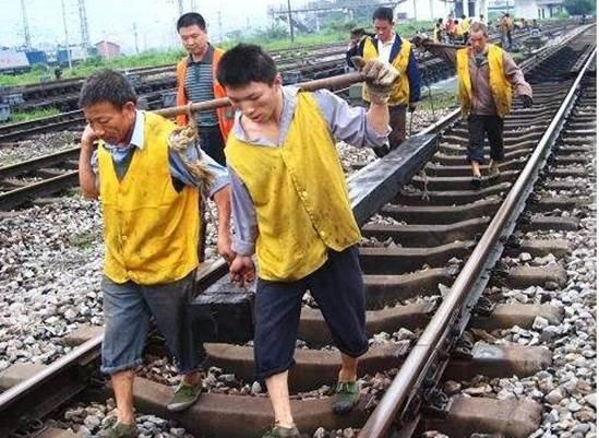 世界十款最贵的在售鞋子2026年本年度热度口碑双榜对比