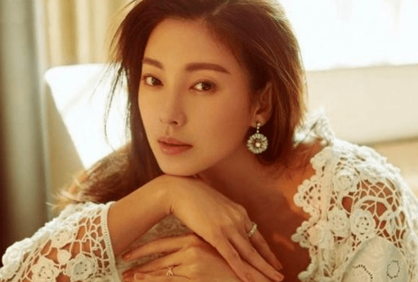 中国娱乐圈十大长发美女2026年本年度热度口碑双榜对比 中国娱乐圈十大长发美女2026年本年度热度口碑双榜对比