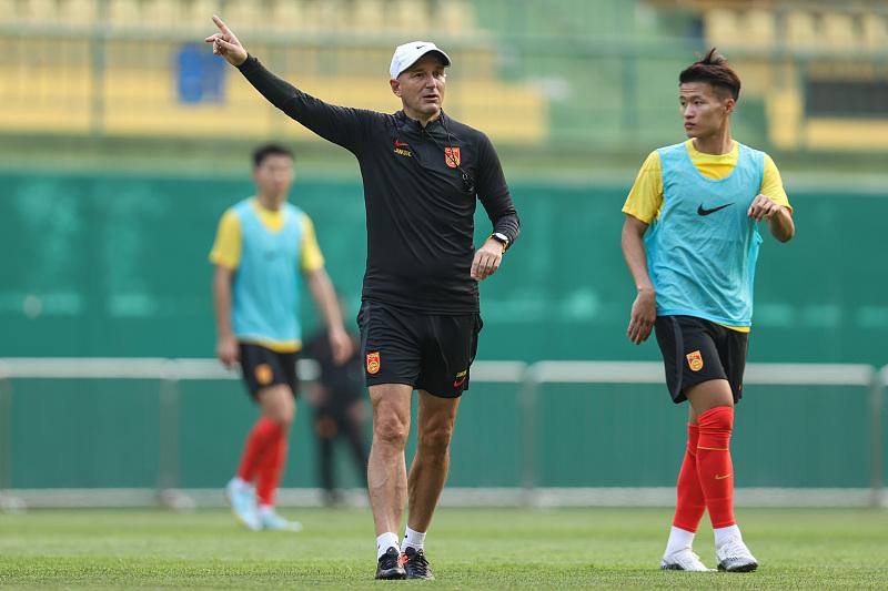 2019年QS欧洲大学前十名2026年本年度热度口碑双榜对比