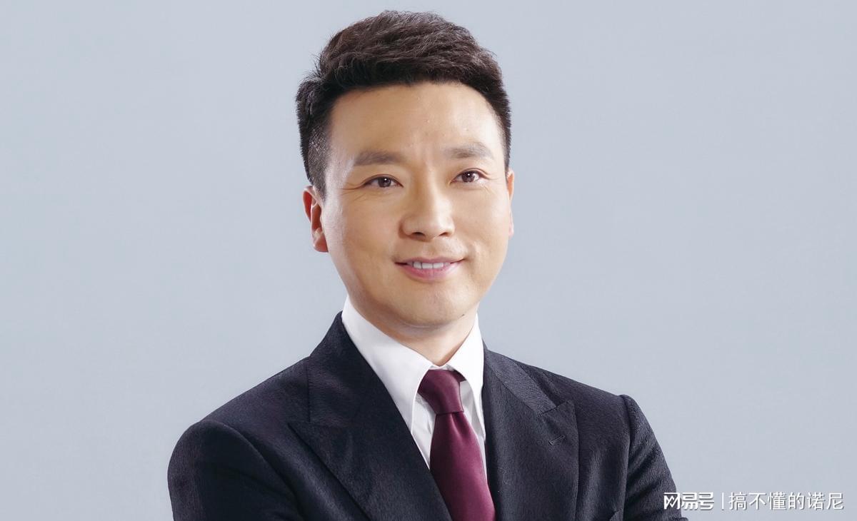 中国十大最受欢迎的男主持人2026年本年度热度口碑双榜对比