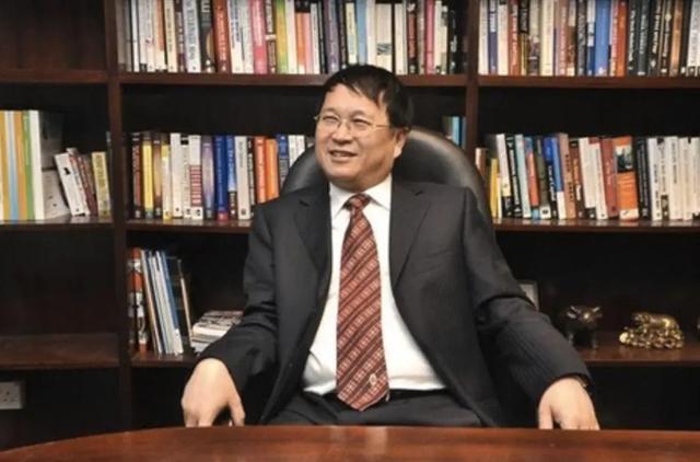 姓杨的十大富豪2026年本年度热度口碑双榜对比