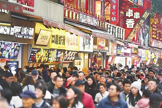 洪崖洞美食街十大美食2026年本年度热度口碑双榜对比