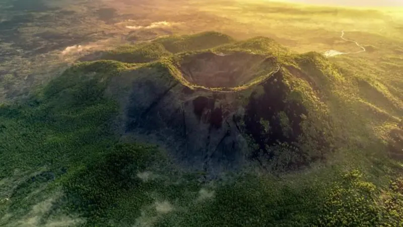 世界四大火山洞2026年本年度热度口碑双榜对比