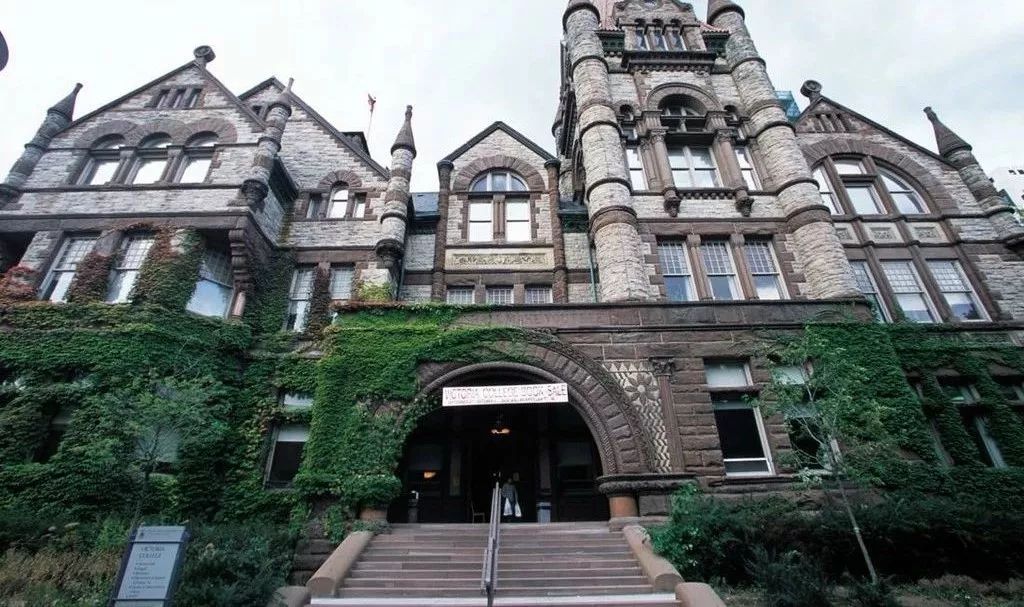 2019泰晤士英国大学前十名2026年本年度热度口碑双榜对比
