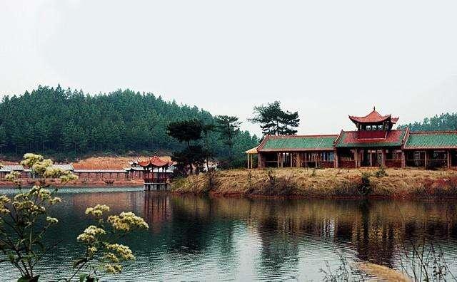 吉安市万安县十大著名旅游景点2026年本年度热度口碑双榜对比